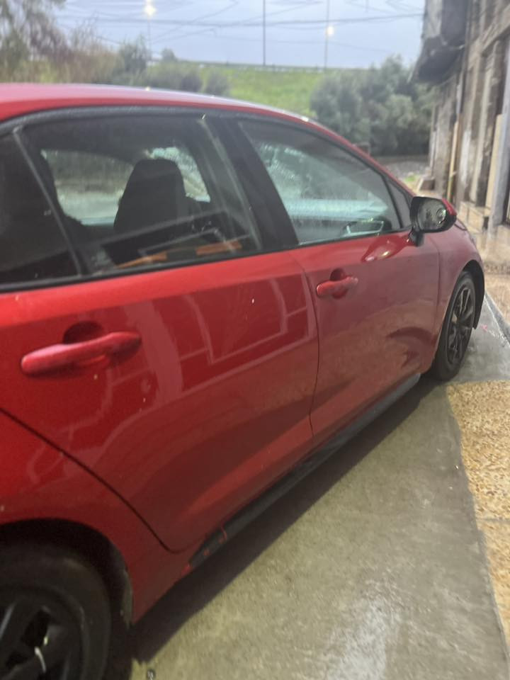 كورلا 2020 
le 
نص فول 
توماتيك ماشيه 110ميل 
قطعه فقط بوند مبدل ومصبوغ بدون اي معجون 
بيها بعض الملاحظات السعر 135$
‭0770 999 8913‬
