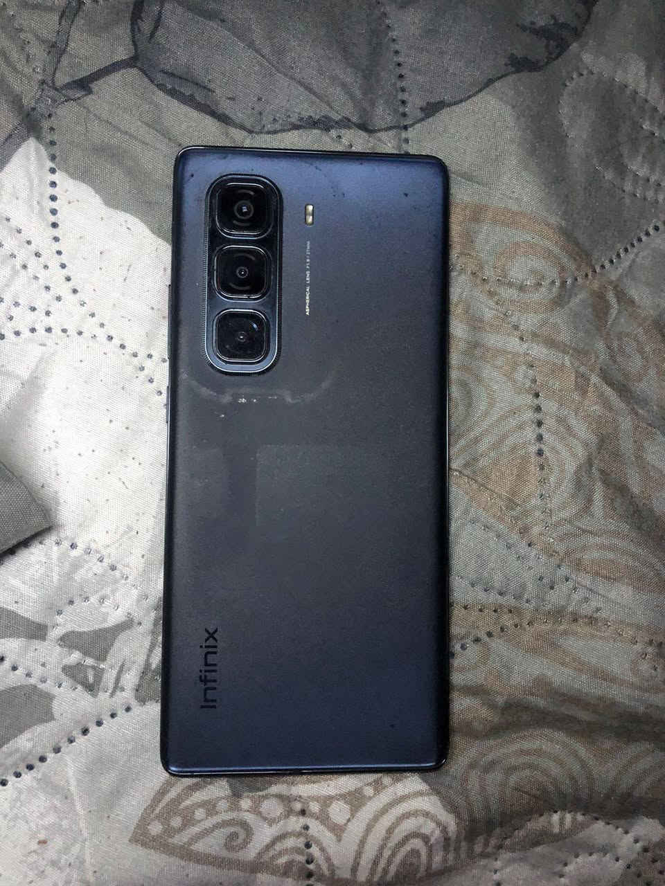 سلام عليكم 
انفنكس هوت 50برو بلاص مبدل شاشة اصلية 
مراوس حسب القناعة حتة لو انطي فرق 
..بغداد .. العبيدي ..


**إذا كنت صاحب هذا الإعلان وتريد حذفه لأي سبب، رجاءا أرسل رسالة إلى الدعم الفني**