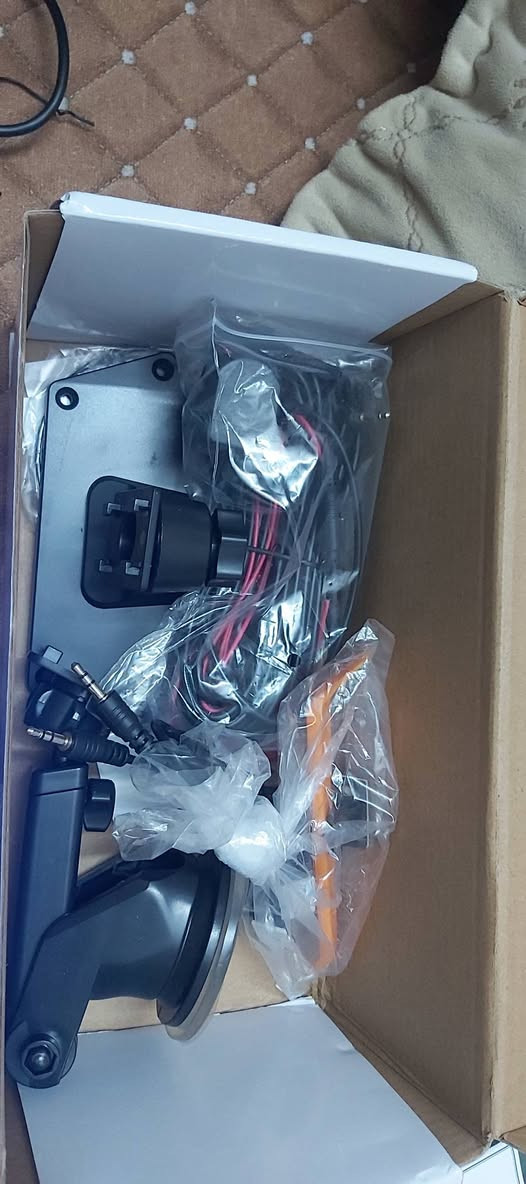 شاشة وكامرة اماميه وخلفيه مواصفات فول نظام اندرويد وكار بلي تعمل باللمس  جديده غير مستعملة كامل ملحقاتها وياها بيها عيب واحد الرام مايطلع عاصي جوه السعر 60 الف


**إذا كنت صاحب هذا الإعلان وتريد حذفه لأي سبب، رجاءا أرسل رسالة إلى الدعم الفني**