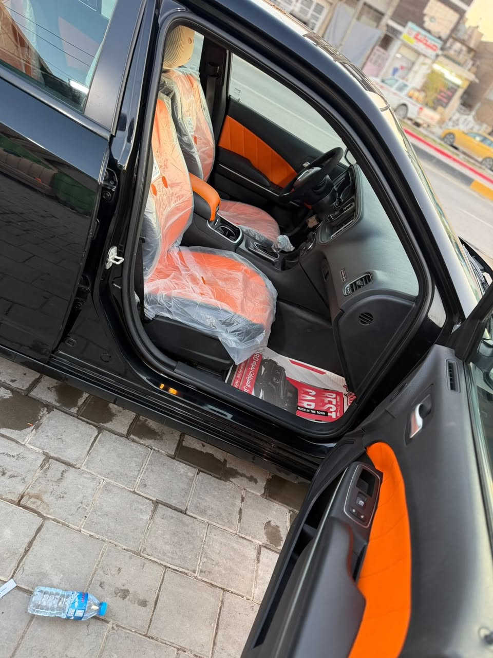 السلام عليكم
جاجر بوليسي مديل 2023ماشيه 21حادث برفق بلصور مع السونار مكينه 5700ارتي  السعر 200$وبيها مجال رقم *********** المكان الشعب البنوك
