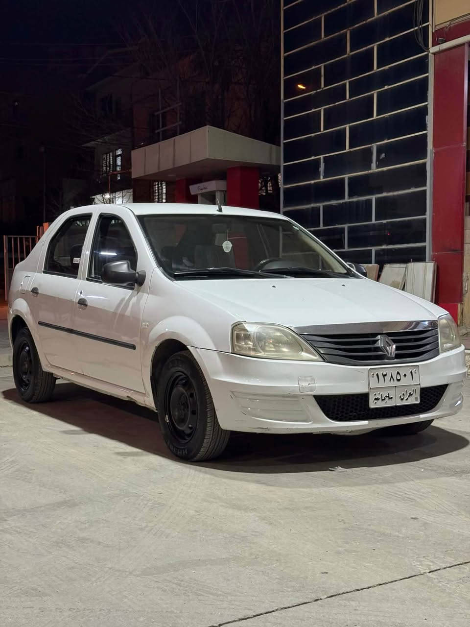 سلاو سه ره تا به ناوى خواى گه وره 
رينؤ مؤديل 2011 ئؤتؤماتيك بيمه سره ف 
گيرومه كينه وكاره باى به شه رت 
سه ياره كه زؤر پاكه مالى دؤسته 
١ ده رگاى بؤياخه پيشودواى ده عمى نيه
رؤنوهايدرؤليكى تازه گؤراوه هى مالى خؤمه 
سه عرى56$ كه مى مه عامه له يه 
ژ.م *********** السليمانية, العراق
