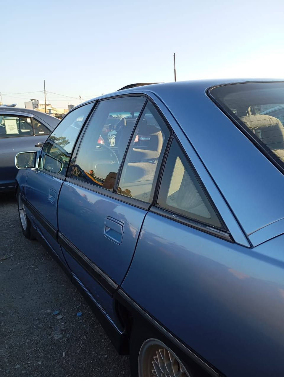 سلام عليكم اوميكا للبيع شرط كير ومحرك 20 بلاد كير اوتوماتيك موديل 1990اصل امحدث 93 تحديث كامل رقم كركوك مشروع وطني سنويه هزه رقم كله جديد بسمي شرط تحويل بطاقه بانزين بي غرفه دواخل كله بلادي وسياره معروفه بكركوك لون مميز اربع تايرات وبطاريه جديد وياله سيناتور تدفئه شغال كيج بانزين حماوه كيلومتر شغال شرط اكسل هم جديد بدون قطره خياس بدون ضربه وبدون معجون فقط صبغ لجماليه سلايت كهربائي شغال لايتات بجم بگلايتات كله شرط بلادي وترايك وين مايعجبك سستم سماعات مسجل شرط جامات امامي كهرباء عنوان كركوك شراي خابر رجأ مو شراي لاتعلق سعر 50وبي مجال بسيط رقم تلفون ***********
