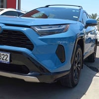 RAV4 Hybrid 2024 (SE) فئة SE  لون بحري مميز  محرك 2.5 هايبرد AWD السيا...