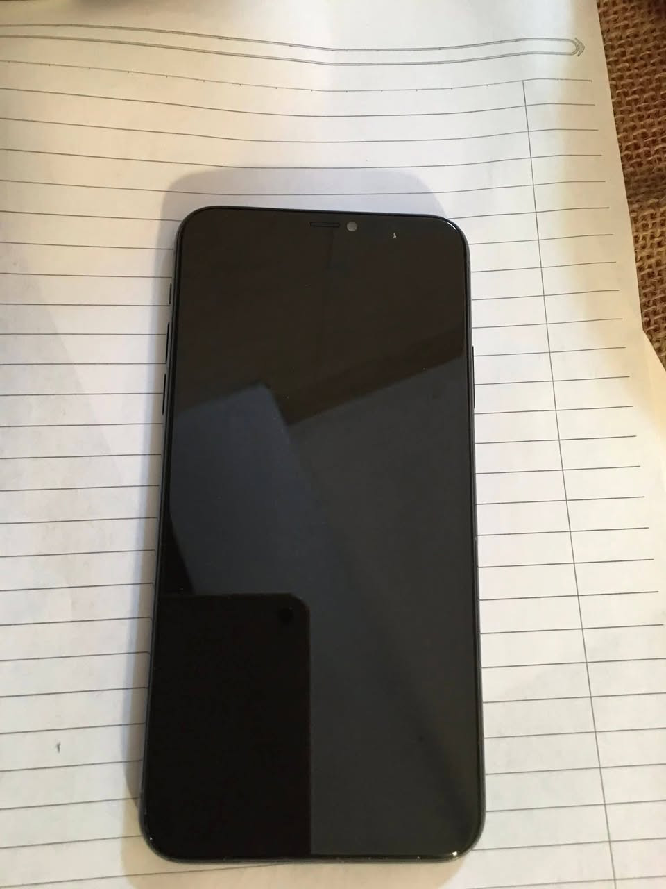 11برو ماكس بلادي بس شوية يطلع هو امنت بالله بلادي
ذاكرة 265 بطارية 75 
ريد روس مع فرق 
 السعر قفل280 قفل امنت بالله البارحة ماخذة 350
***********
