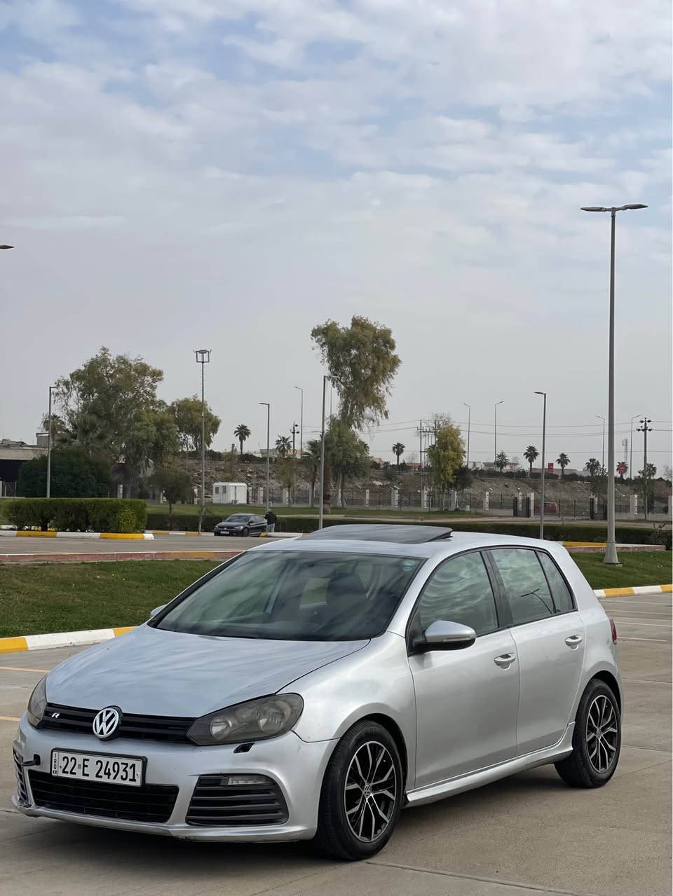 گؤلف 2010سلفه ر زور خاوين فول فوله سليت مه كينه 16 گيرو مه كينه به شرت بئ ده عم ته نيا 2پارجه ى په مپه نرخ 82$ ژم *********** أربيل, العراق
