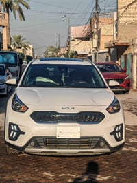 نيرو هايبرد • موديل ٢٢ • فتحة سقف
