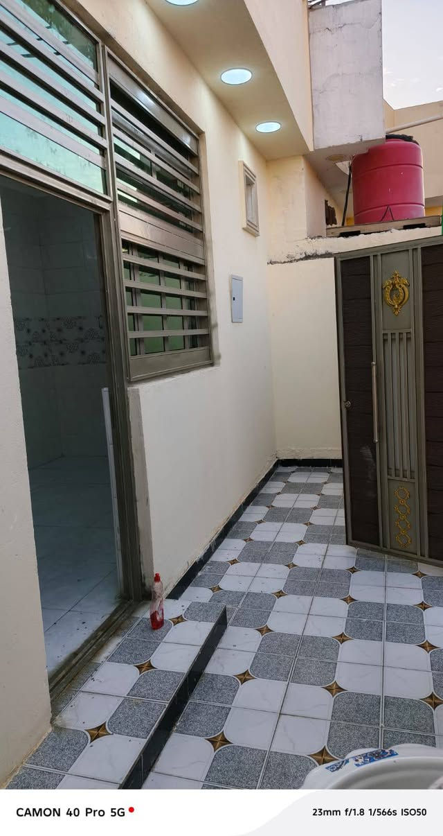 متوفر الان بيت البيع مساحه 107متر العنوان الجزيره شارع زين العابدين طابو زراعي ملك صرف بسم عراقي بناء حديث قرفتين نوم صاله مطبخ صحيات استقبال أي استفسار على رقم الهاتف ***********سعر 58بي مجال
