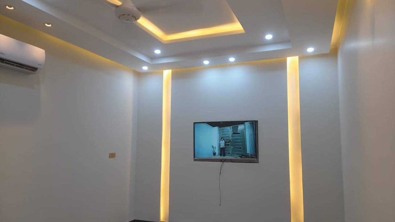 🏡 #دار_للبيع في حي التأميم – منطقة الغسل
فرصة مميزة للسكن 🔥
دار طابق واحد جاهز للسكن بموقع هادئ ومناسب للعائلة
📐 المساحة: 200 متر
📏 الواجهة: 10 متر
📏 النزال: 19 متر
📑 نوع العقار: طابو زراعي
✨ تفاصيل الدار:
🔹 غرفتين
🔹 صالة
🔹 مطبخ
🔹 براني
🔹 صحيات داخلية وخارجية
📍 الموقع: حي التأميم / الغسل
📞 للاستفسار أكثر:
زيارة المكتب في شارع الإسكان قرب صيدلية الحرمين
أو الاتصال على: ***********
👤 استاذ حيدر
