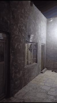 السلام عليكم دار للبيع مساحه 150 طابو زراعي سند25 قرب مسجد الكوفه ***********
