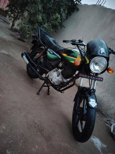 بوكسر للبيع مراوس بدايون عضم   مديل 19 نضيفه كدام عينك دراجه اوراق اصوليه  سعره 700 بيه مجال  مو شراي لاتعبني  ***********
