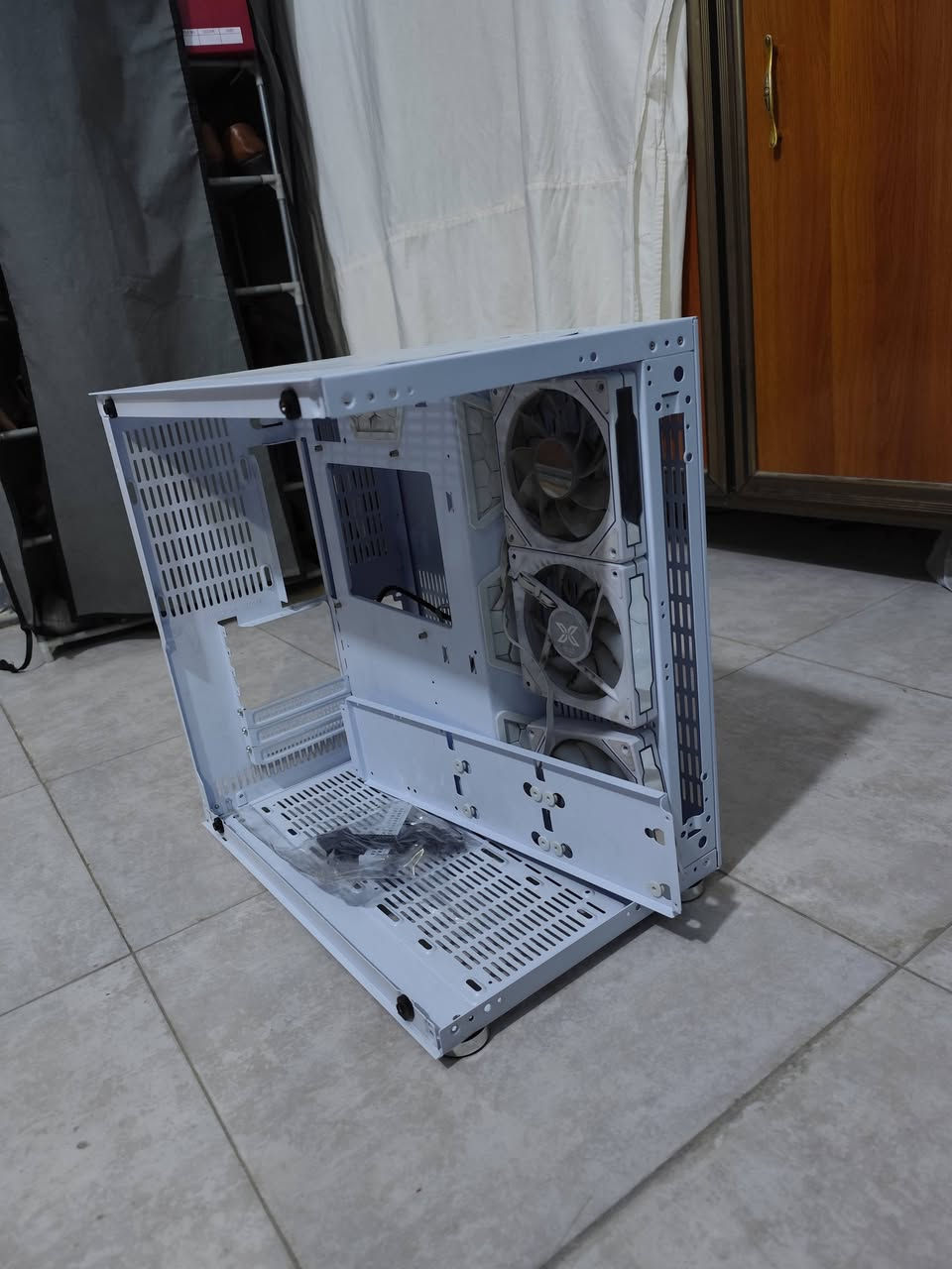 السلام عليكم
كيبل اكستنشن ابيض لكرت الشاشة 
8pin
السعر 25 الف

كيس ابيض كامل الملحقات
السعر 50 الف
التواصل عالخاص او واتس اب
***********
