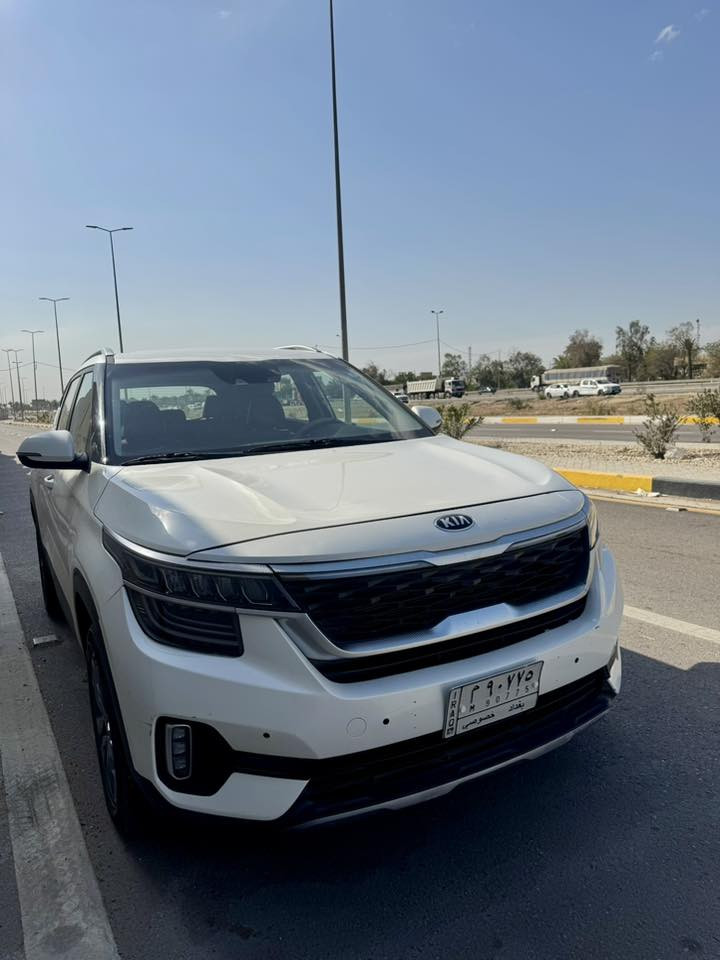 كيا سلتوس 2021 S وارد امريكي /رقم بغداد خصوصي
-المحرك 2.0 لتر دفع رباعي(AWD)
-لون السيارة ابيض صدفي
-مقاعد ماروني جلد  
-شريط اضواء LED امامي 
-مصابيح LED نهارية باللون الابيض 
-عوارض تحميل على السقف
-نظام Apple CarPlay و Android Auto اللاسلكي.
-نظام التحذير من التصادم الأمامي مع اكتشاف المشاة.
-اطفاء ذاتي للمحرك (Auto Stop). 
-وضعيات القيادة : Normal, Sport, Smart.
-نظام التدفئة والتبريد … وغيرها من المواصفات 
-سيارة ماشية ٤٦ الف وجاهزه من كلشي  
السعر ١٥٥ وبيهه مجال  
***********
