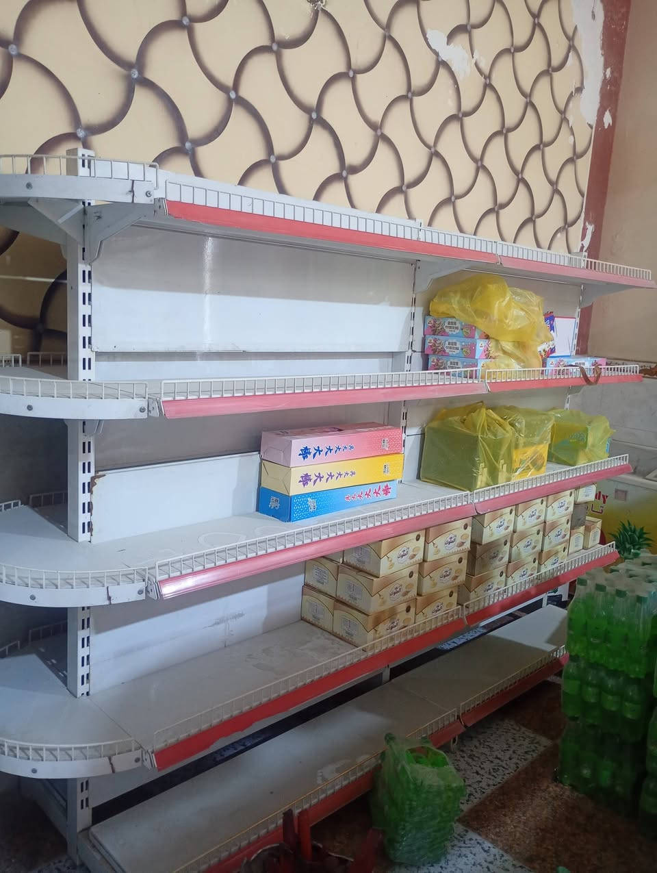 سفينة عدد 2
واحده 3متر
والثانيه 2متر
قليل الاستعمال 
المسافه 100/100
جوال***********
المكان القرنه الشرش
