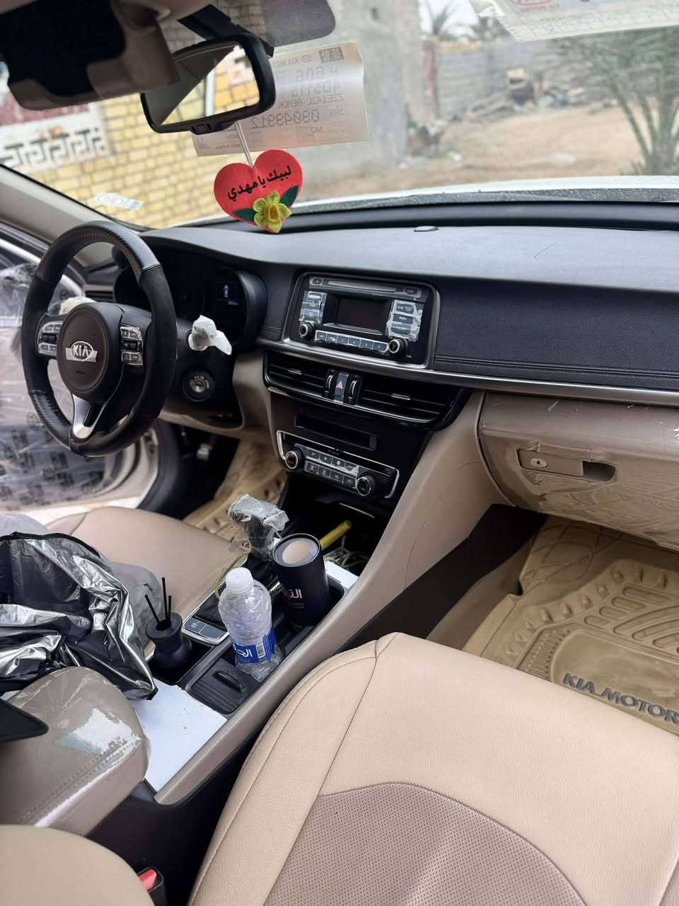 اوبتيما للبيع موديل 17 خليجي سياره جديده بيها فقط رشة صبغ جاملق امامي مقدار شبرين بدون معجون مع تقسيم البنيد باقي سياره مكفول ضربه صبغ تبديل فتح استخدم شخصي جاهزه من كل النواحي سعر 165 للاستفسار الاتصال ***********
