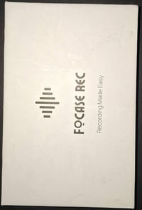 الصورة تُظهر صندوق منتج FoCase Rec، وهو مسجل صوت ذكي يعمل بالذكاء الاص...