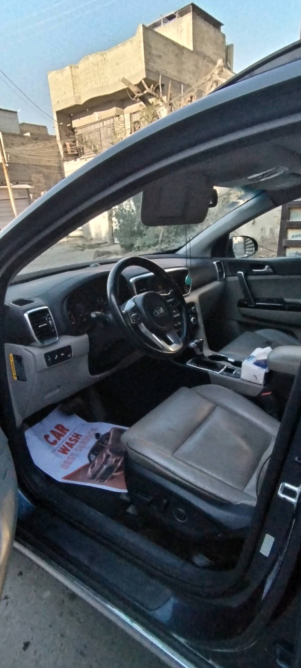 سيارة سيورتج وارد امريكي ٢٠٢٢ ماشيه ٤٠ الف بسمي بيها قطع صبغ وتعمير بالتكمة الداخليه كص خفيف وتعمير درجة اولى وبسعر مناسب١٤٥ ورقة ورقمي بيه واتس اب *********** ورقم ثاني ***********