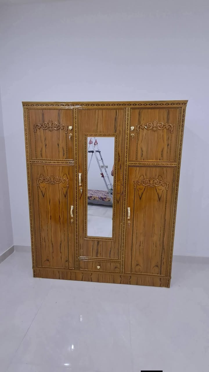 اخوان سلام وعليكم نعمل جميع انواع االكناتير العراقي جووووة سوووغ ومراوس مستعمل بل جديد تدللون صيانه عامه ***********وتساب سعر هاذا كنتور 140مع توصيل نجارة
