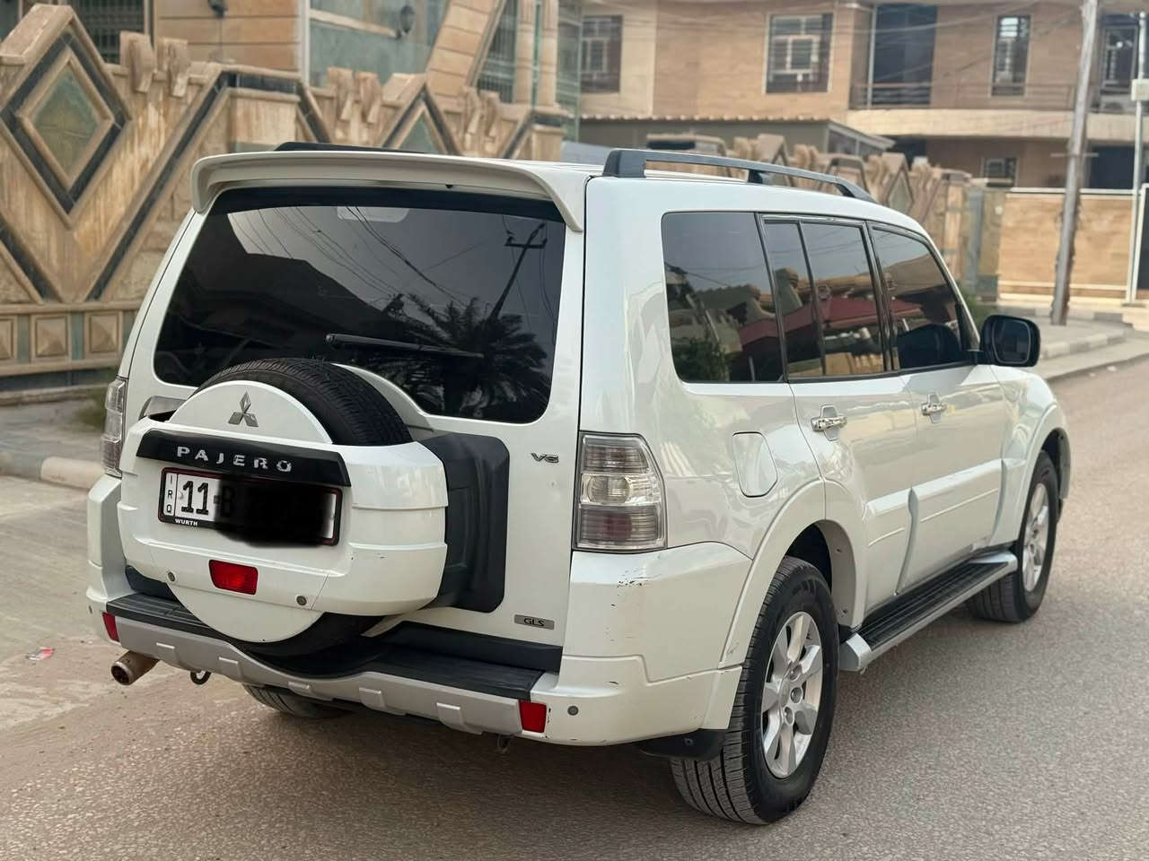 السلام عليكم باجيرو حبتور موديل ٢٠١٠ رقم بغداد انكليزي بأسمي فول موصفات محرك ٣٥٠٠ السياره مكفوله سعرها ١٢٩ وبيها مجال 
***********
