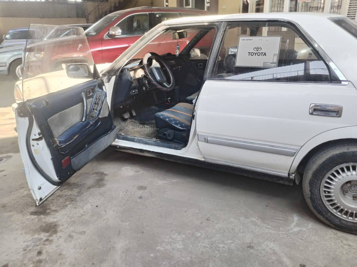 السلام عليكم
هارتوب 1989

السيارة جاهزه وحلو وكلشي ابحكو

كاربون بيها

صبغ عام

شرط التحويل

العنوان موصل المعارض

بيع او امعارض حسب القناعة

السعر 40$$

هاتف ***********..***********
