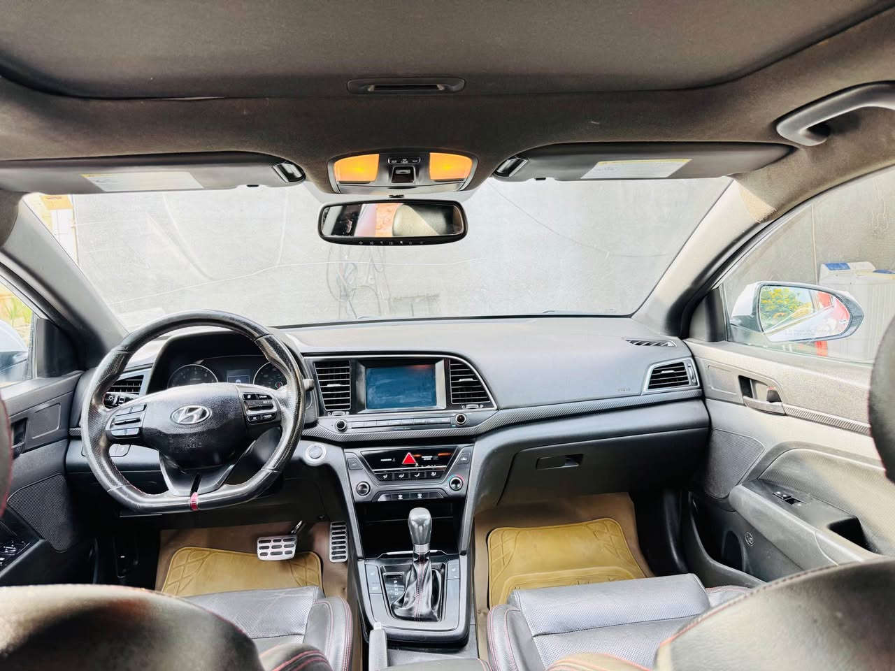 النترا وراد امريكي 2018 سبورت تيربو فول مواصفات بدون تبديل صبغ جاملغ السايق وحافة البنيد فوك اللايت مثل ما موضح صور الحادث ماشية 135 مكانها ناصرية -الغراف جاهزة ما تصرف عليها ربع دينار رقم والسنوية جديد غير المعروضات ب 137 وبيها مجال بيع او مراوس بأمريكي مرمز ما يهم 
*********** ناصرية, ذي قار
