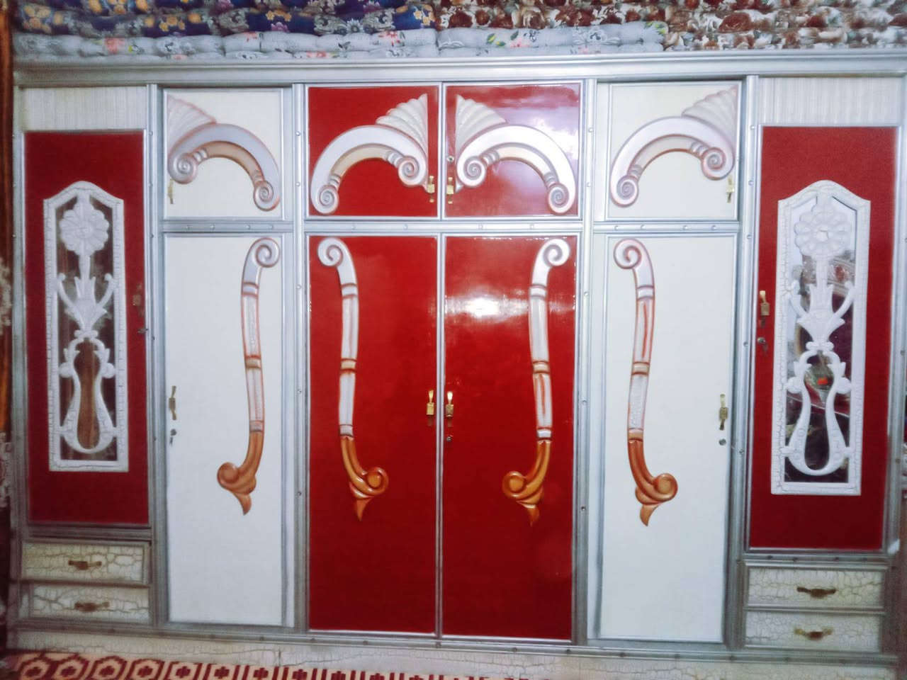 السلام عليكم ورحمه الله وبركاته
غرفه نوم خشب عراقي تصميم تركي سعرها 750 
وبيها مجال قليل مكاني الشعب سبع قصور 
الهاتف ***********
