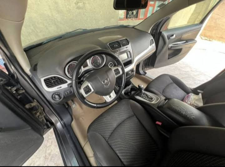 سلام عليكم
رمضان كريم 
سياره جورني للبيع موديل 2017 سياره كير مكينه حداديه تبريد تدفئه خير من الله تدفئه وتحكم بلستيرن محرك 2400 تيربو 7 راكب تبريد 3 قطع سياره حادثه خفيف بس دعاميه ولايت كما موضح في الصوره وبيه بارد بسيط ورش في البنيد فقط  سياره بأسمنه رقم ذي قار دولي 
السعر: 130 
الرقم: ***********
