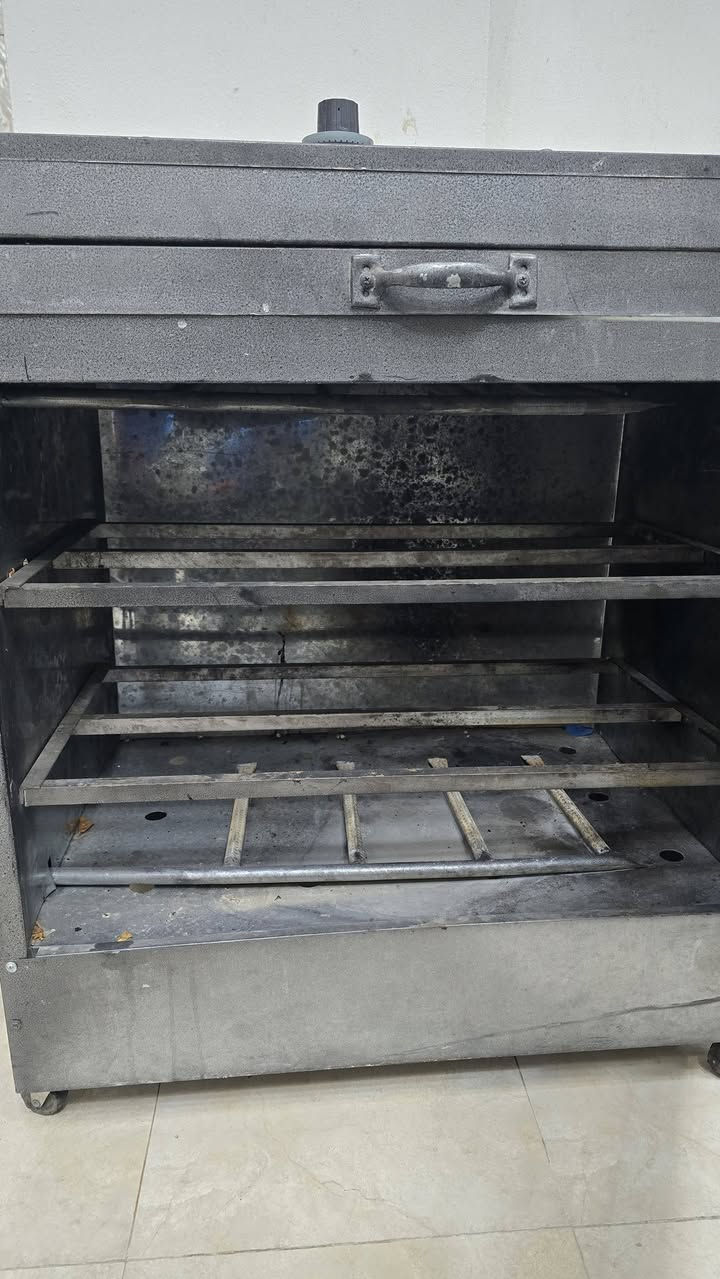 السلام عليكم 
طباخ ضخم وفرن بنفس الوقت لل بيع 
بعده جديد الله شاهد


**إذا كنت صاحب هذا الإعلان وتريد حذفه لأي سبب، رجاءا أرسل رسالة إلى الدعم الفني**