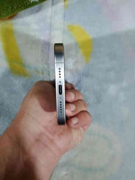 السلام عليكم ايفون 15 برو ماكس ذاكرة 256 بطارية 90 جهاز مكفول لا داخل تصليح ولا تبديل نموذج m
مكاني بغداد مدينة الصدر سعره 1150 وبي مجال بسيط ***********
