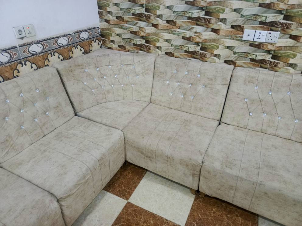 ديوان 7 أمتار نضيف كل عيب مابي سعره 145 الف شراي خابر *********** كركوك, العراق
