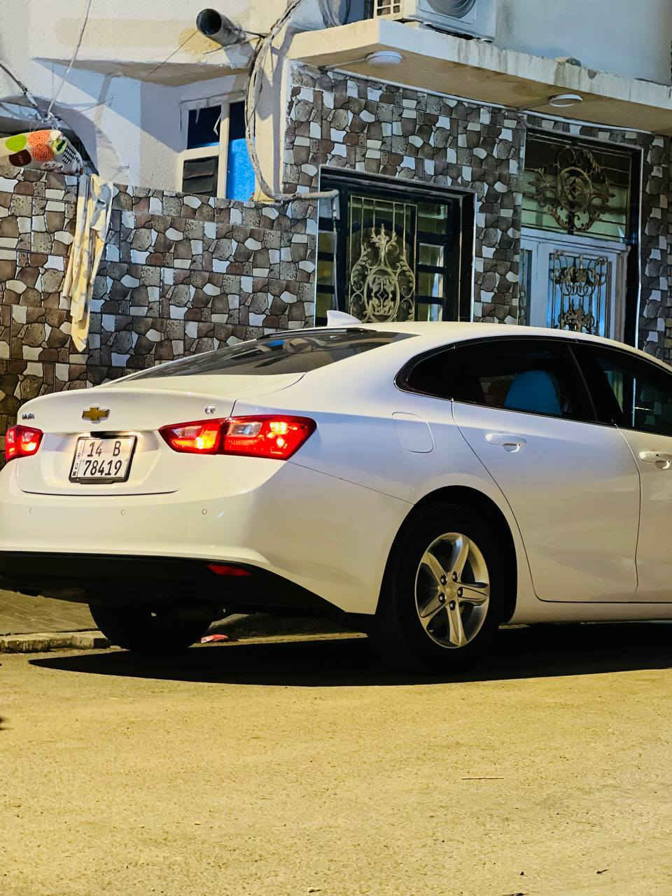 🚗 للبيع - شيفروليه ماليبو LT موديل 2024
السعر 155 وبيه مجال  بصيط 
وارد امريكي قطعه وحده تبديل 
رقم بصرة باسمي تحويل ثاني يوم 
🔧 المواصفات:
 • المحرك: 1.5 لتر تيربو (1500 CC)
 • ناقل حركة أوتوماتيك
 • فئة LT السيارة فول عدة الفتحه 
.•قفل سرعه +تحديد مسار 
 • تشغيل بصمة + دخول ذكي
 • شاشة لمس 8 إنش
 • كاميرا خلفية
•ويا كب اصلي 
 • حساسات خلفية
 • بلوتوث + USB + أبل كاربلاي / أندرويد أوتو
 • مكيف أوتوماتيك
 • جنوط ألمنيوم
 • مصابيح LED نهارية
 • أنظمة أمان: ABS + الثبات الإلكتروني + وسائد هوائية
توقف ذاتي رادارات محيطيه 

 • السيارة نظيفة جداً من الداخل والخارج 
السيارة بل كارتون وبل عافيه ع الي يأخذه
العنوان:بصره قبله 
الاستفسار :***********
