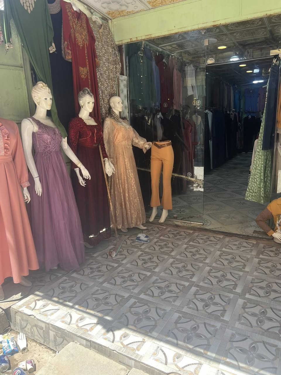 محل للبيع في سوق المفرك شغال سبب البيع ظرف صحي للتواصل على الرقم***********
