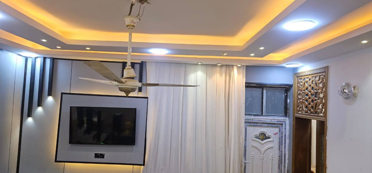 اللهم. صل على. محمد وال. محمد
السلام عليكم ورحمت الله. وبركاته.
يعلن. مكتب الشريفي للعقار.
عن. وجود.  دار.  للبيع.  الموقع.  مفرق.  السده.  الشركه.  الصينيه.  
المساحه.  250.  متر.   طابقين. الطابق.  الاول.  غرفه.
وصاله. ومطبخ. واستقبال.  وكراج.
الطابق. الثاني.  غرفتين.  وصاله.  بيت.  مرتب. وحديث.
السعر.  145. وبيه. مجال.
اي. استفسار.  
***********
***********
***********
