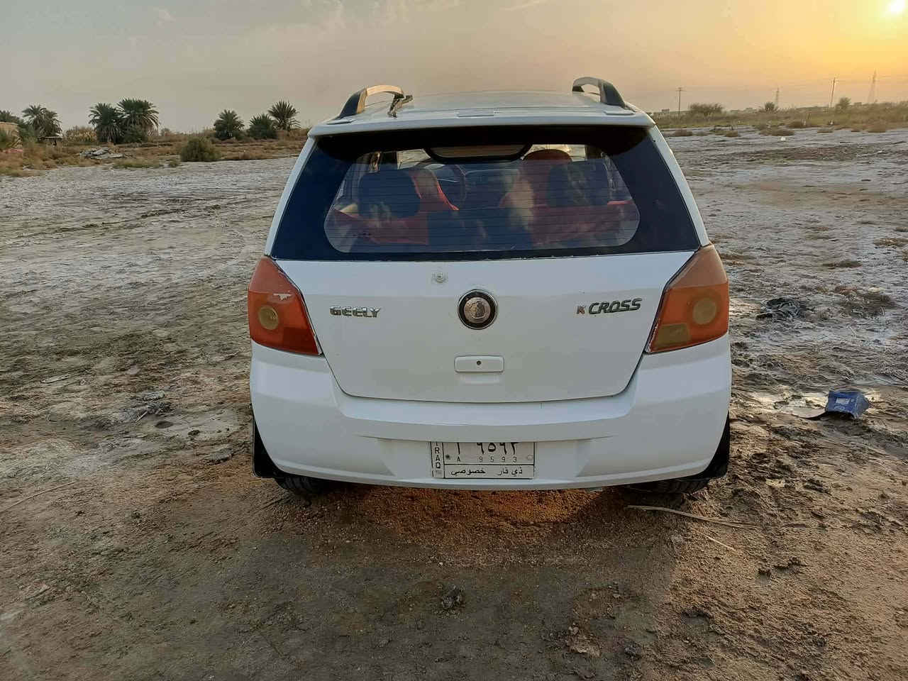 اللهم صل على محمد وال محمد 
جلي للبيع مكفولة ضربه وتبديل 
مكينه وكير جدد خير من الله حداديه تخم تاير جاهزه 
شكلها احلى من الصور سعرها 31 وبيها مجال 
***********
