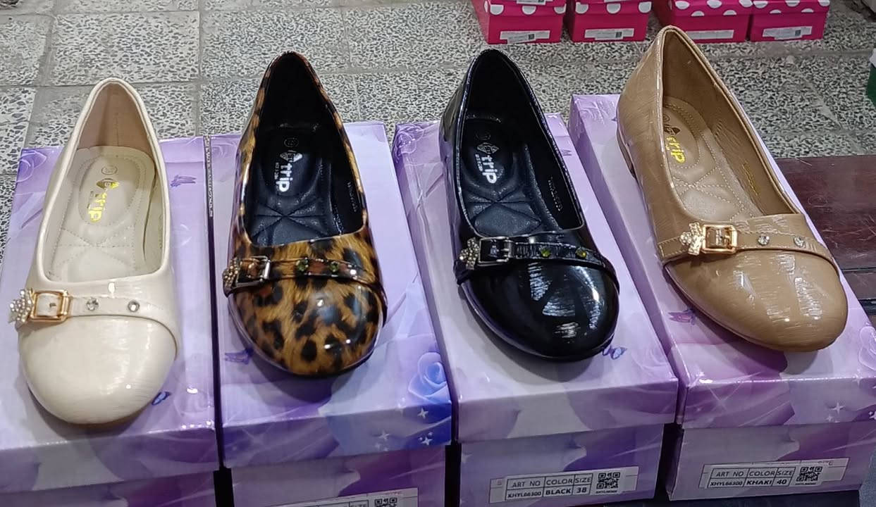 بمناسبة افتتاح محل الريماس للاحذية النسائية في شارع الشرطة الرابعة
اسعارنا تنافسية احدث الموديلات وانسب الاسعار
الاسعار تبدأ من 5 الاف لغاية 9 الاف والسعر تحت كل صورة
التوصيل بالف دينار ***********
