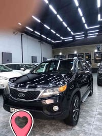 اخوان كيا سورنتو موديل ٢٠١١محرك ٤.   ٢٤٠٠ دوش نضيف السيارة بدون ضرر  ب...