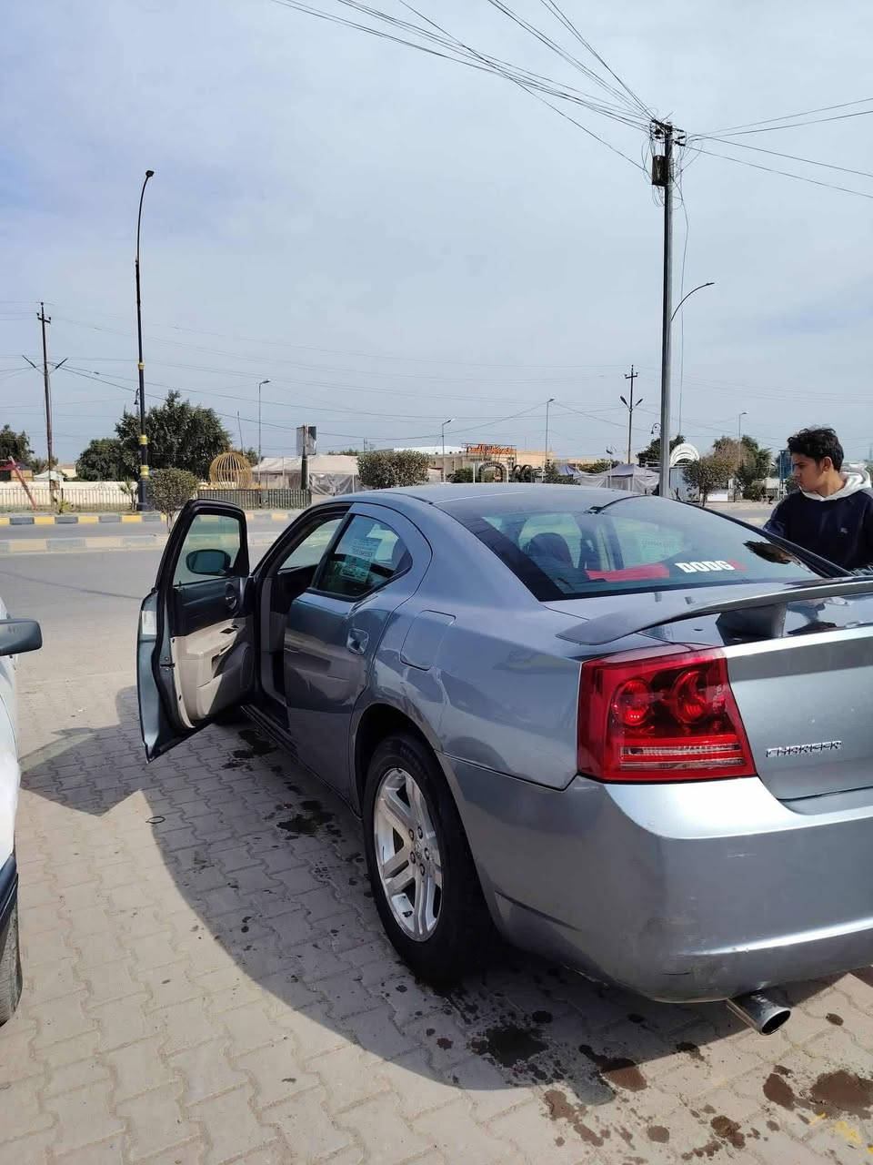 للبيع
دوج جارجر ٢٠٠٧ محرك ٢٧٠٠  رقم أربيل
محرك كير صدر بطارية تبريد جديد
السيارة  بدون اي ضرر بيها رصعة صغيرة بالباب الخلف السايق وصابغيها شبر فقط
تحويل مباشر___سنوية منتهية
مكان السيارة تكريت
السعر ٩٨$ وبيها مجال
 اتصال فقط *********** ماسنجر مغلق
