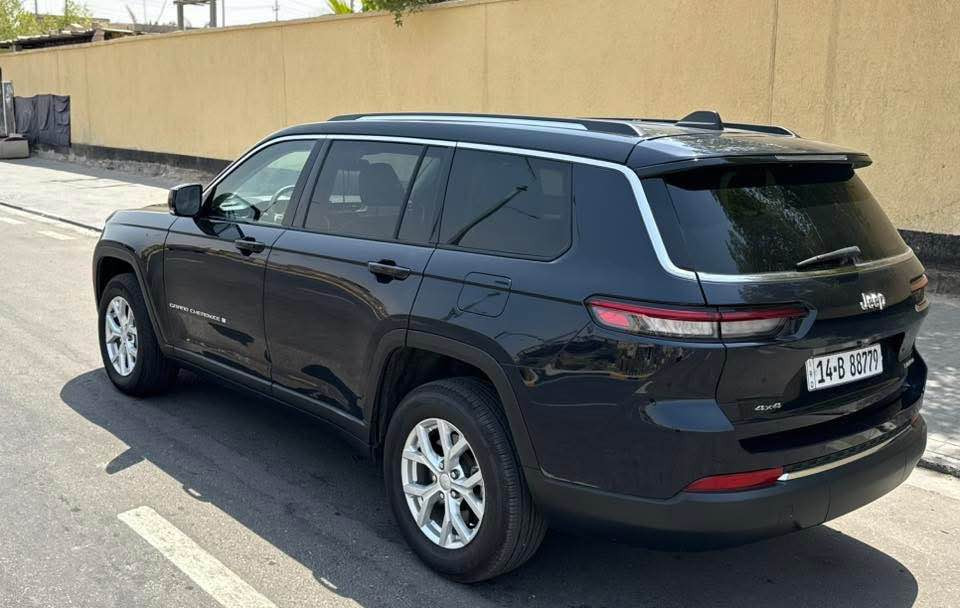 المواصفات: جيب لمتد وارد امريكي  موديل ٢٠٢٣ ماشيه 26 ميل

*نظام دفع رباعي 4X4 متطور

*الصندوق كهربائي بخاصية البصمة

*شاشة التحكم كبيره  الرئيسية لمس بنظام Uconnect 5 مع نظام ملاحة

*شاشة القيادة الرقمية بقياس 10.25 انج

*رادار تفاعلي مع خاصية التوقف والانطلاق

*تحذير النقطة العمياء

*تحذير الخروج عن المسار

*نظام المحافظة على البقاء فى المسار

*خاصية المساعدة على التوجية فى التقاطعات لتفادى الحوادث

* حساسات امامية وخلفية

*كاميرات 360 للرؤية المحيطية

*نظام مانع تصادم خلفى

*نظام القيادة

*مقصورة الركاب من الجلد الفاخر

*المقاعد الامامية مبردة ومدفئة

*المقاعد الخلفية مدفأة

*مقعد السائق والراكب كهربائي

*مقعد السائق ذاكرة

*نظام ابل كار بلاى واندرويد اوتو لاسلكي

*نظام صوتي فاخر 9 سماعات من ALPINE

*دخول ذكي (بصمة)

*نظام التشغيل عن بُعد

*مصابيح أمامية أوتوماتيكية مع مصابيح نهارية وكشافات ضباب LED

*نظام التحكم التلقائي في الضوء العالى

*ماسحات زجاج أمامي حساسة للمطر

*انماط قيادة متعددة رياضية وللطرق الوعرة

*وسائد هوائية أمامية متعددة المراحل ووسائد هوائية جانبية ووسائد

هوائية أمامية/خلفية.

*نظام التحكم الإلكتروني بالثبات.

المكان بصره للاستفسار *********** 

السعر 348 

الضربه مثل ما موضح بلصور 

بدون صبغ فقط بيدي ار  

رقم بصره باسمي رقم مميز 💪 البصرة, العراق
