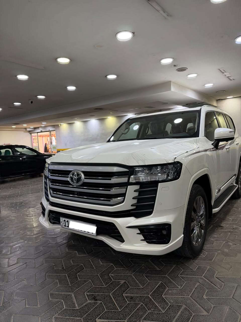 السلام عليكم تيوتا لاندكروز 2024 GXR limited بريم اصل ماشية  14km مكفولة
رقم بغداد باسمي
فول مواصفات
3 شاشات 2 سماعات
5 كامرات 3 مرايا تعتيم ذاتي مع مري قلاب
صندوق كهرباء كراسي كهرباء
كشنات جلد
شاحن لاسلكي+ تبريد كشنات
بصمة دخول 4 ابواب
وبقية لمواصفات سيارة  
 السعر 720$ وبيهة مجال 
العنوان بغداد البنوك 
الاستفسار ***********
