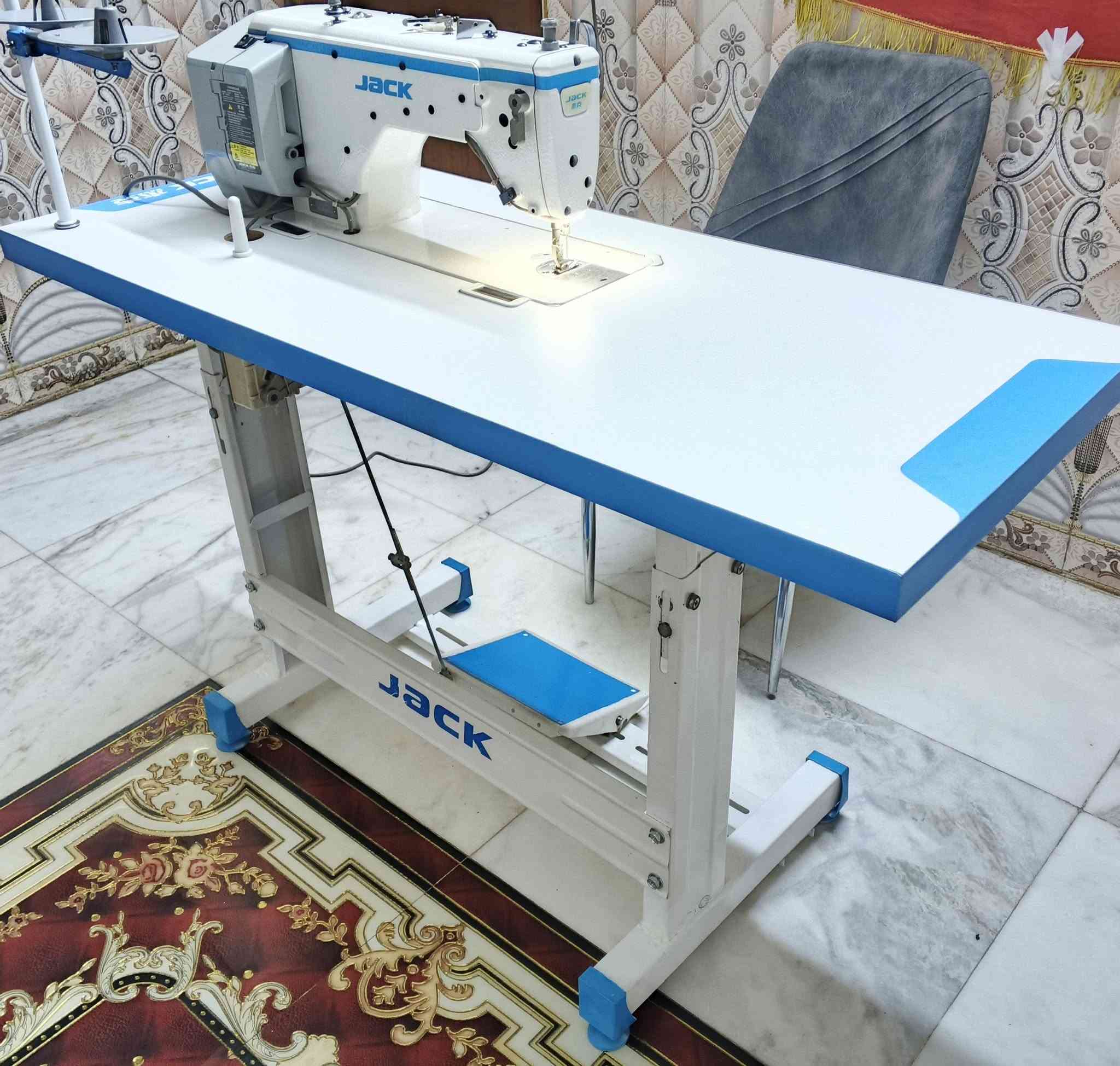 ماكنة خياطه جاك لاصلي فول اوتماتيك كاتم رفع بايه وقطع خيط اوتماتيك وبعد اوبشنات بيه تشتغل جميع انواع لاقمشه سعره 550 رقم هاتف ***********

