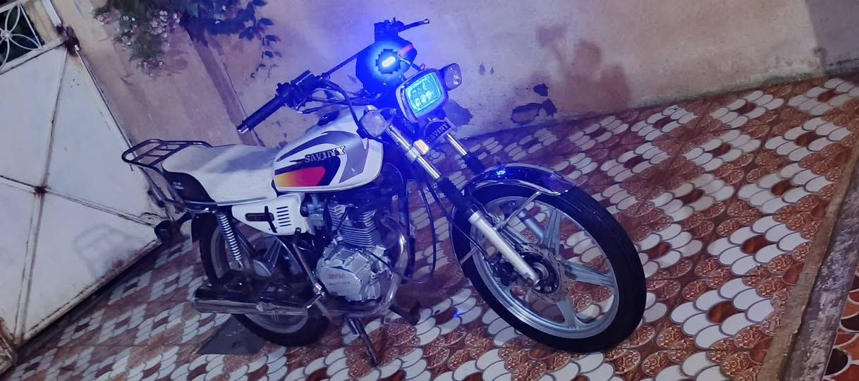 السلام عليكم ورحمة الله 
على بركه الله 

متاح للبيع 

سيفان خمسه كير 
موديل 2021 
الدراجه اوراق 
شغاله من البجم للبجم
كهربائيات كلها شغاله
سلف شغال 
مكينه شرط شلعه ومعدل تخبل 
لاتبخير ولاتنقيص ولا نضوح

الدراجه احله من الصور اخوان تخبل 
دراجه حلوة واقتصاديه مال جناي

سعرها (((425))) وبيها مجال انشالله 

مكاني بابل محاويل 
*********** واتساب
