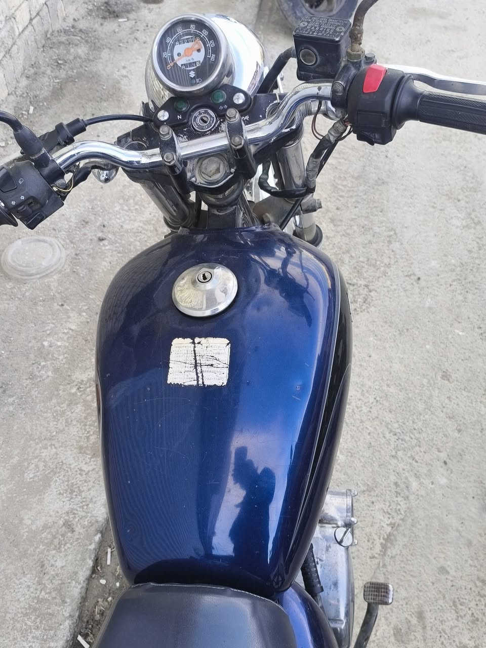 السلام عليكم دراجه سازوكي كلاسك نضيفه وكلشي بيه شغال
للبيع مكان بغداد ***********
