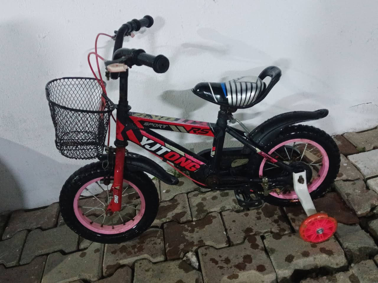 سلام عليكم باسكيل حجم 12 كلش نضيف احله من الصوره سعره 28 الف مكاني كركوك حزيران ***********
