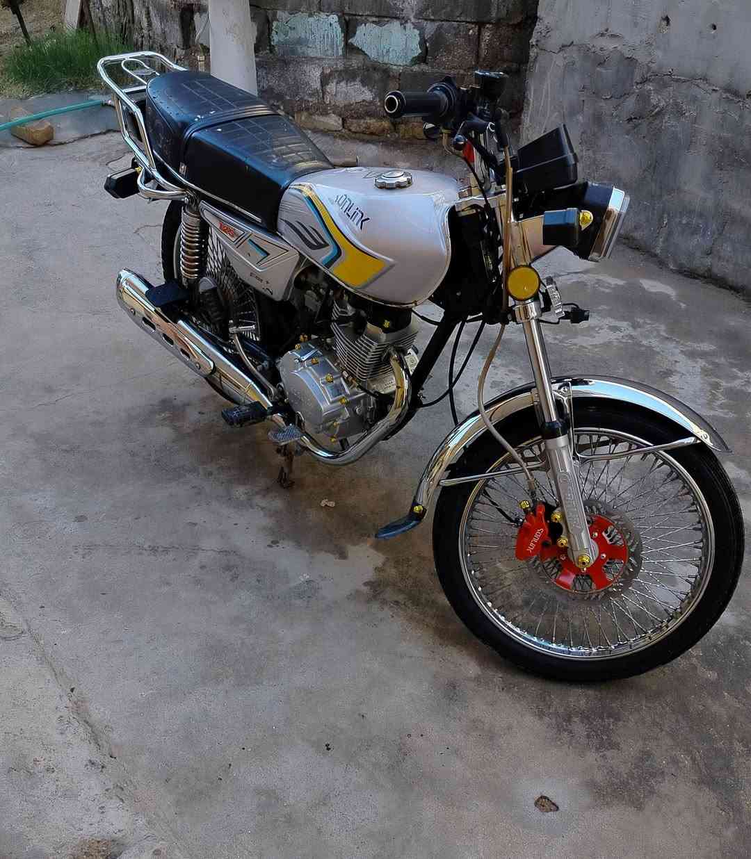 يا الله السلام عليكم دراجة البيع تايكر سونك الأصلي موديل 24 مكفوله كفاله عامه أوراق كامله الدراجه جديده وحلو خير من الله بشرط انضف من الصوره السعر 650 وبيه مجال الشراي يتصل وبيه خير ويدل *********** ولا مو شراي لا يعلق
