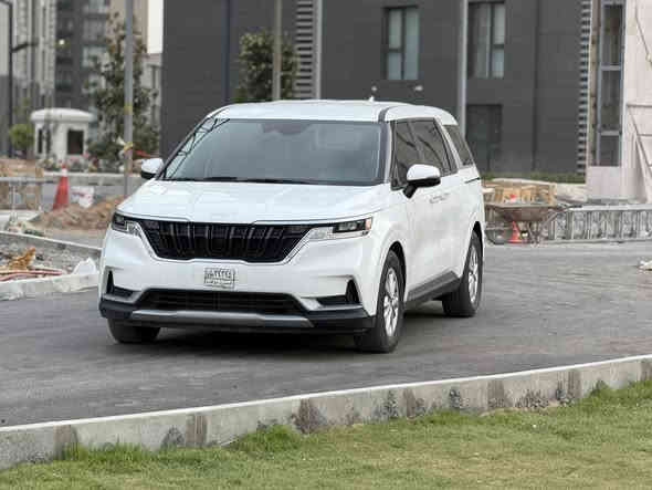 Kia Carnival  كيا كرنفال
موديل 2023 بانزين فقط وارد امريكي 
الفئه KALIDY
الموصفات
………
رادر جانبي وامامي وخلفي 
توقف ذاتي 
كشنات متفرقه سياحي
تشغيل عن بعد
بيبان كهرباء 
وفتح عن بعد البوب  
وبعد بيه موصفات ما نذكرت 
سياره موجوده بغداد حي الجهاد 
السعر المطلوب 250
……. 
اتصال على الارقام التاليه 
……
بدون لوحات اترقم اي محافظه الي تعجبك بسمي السياره بس رقم يحتاجلك وما طول رقمه والسنويه ساعة زمان 
………..
صور الحادث مرفق ويه الصور 
………..
الحادث
………
السياره بدون دواخل بدون ايرباك 
عندك بس قطعه وحده صبغ الجاملغ الخلفي 
وباب السلايت والباب السايق والجاملغ الامام 
مبدلات اصليات نفس الون 
يعني مابيهن قطرة صبغ 
وكاله مشتريهن 
……
وتساب او اتصال 

‏‭0773 603 7881‬
