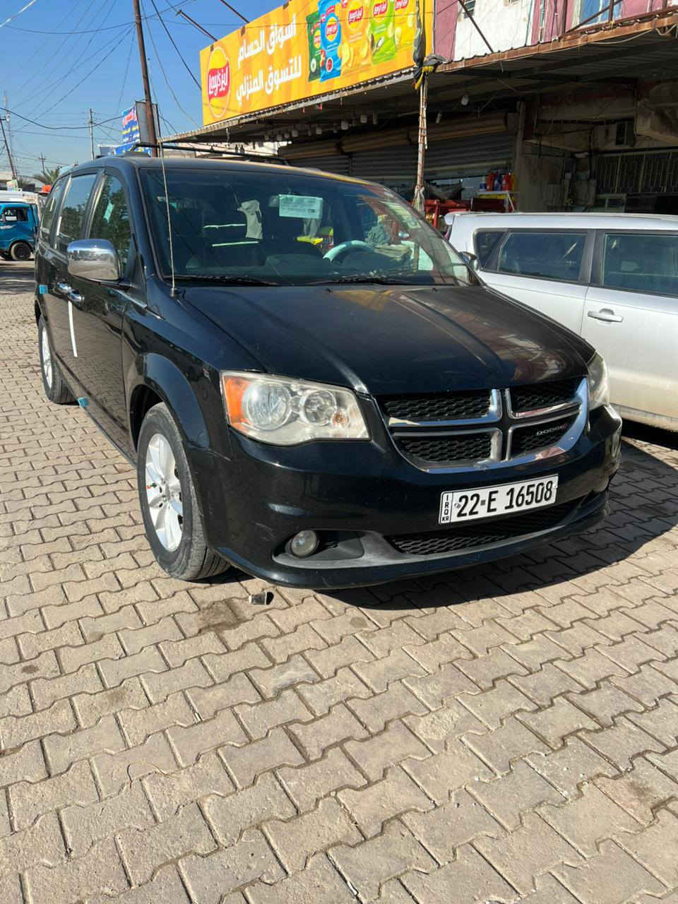 السلام عليكم للبيع او المراوس دوج كرفان 2018 sxt سياره جاهزه بدون نقص بوب كهرباء كشنات بلع رقم اربيل الجديد سنويه وهزه جديد ب اسمي حادثهاا صبغ جاملغ الامامي والبنيد بدون ضربه سونار مرفق بالمنشور  رقمي ***********  *********** السعر 175 وبيهاا مجال حك الجيه مكاني بغداد
