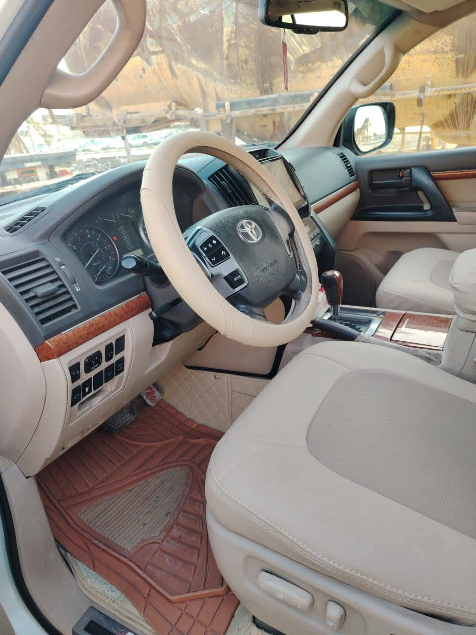 لاندكروز  2012 كفاله عامه مكفوله من الصبغ والتبديل
GX-R

المواصفات 

فتحة 

بصمه 

كشنات كهرباء 

كشنات جلد 

داخل قرميدي 

تحكم ستيرن 

صاجات 

 3 قطع تبريد 

 7 راكب 

حساسات امامية + خلفية 

لايت زنون 
بلوجكتور 
زراك لايت 
لد امامي 
هوك سحب 
فور ويل 4x4

المكينة 6 سلندر 

 
مري شفط كهرباء 
اشاير بالمري
دوسات 
ويل كب كروم
نيكلات 
ويل كب كروم 
بصمة عدد 2 
رقم بغداد 

ملاحظة:  السيارة بيها بارد شبر جاملغ أمامي الأيمن بدون صبغ 

((السيارة جديدة جداً بدون اي نقص تخم تاير جديد صدر جديد بدون اي ملاحظات)) السياره بسمي 

السعر 4  وبيها  مجال 

: النجف شارع السلام غري 
للاستفسار
***********الشراي يتصل
