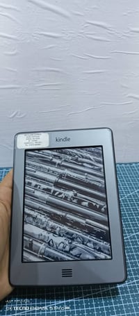 كيندل تاتش • قارئ كتب • طراز D01200