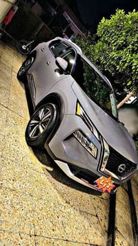 نيسان روج فئة بلاتينيوم 2023 رقم بغداد  السيارة بيها صبغ الجاملغ الايم...