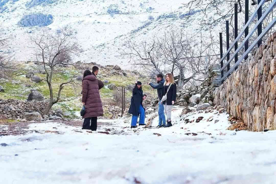 #شــركة_رحــلة_روتــانـا_للسـياحـه_والـسـفـر
      🧑‍🎄🧑‍🎄🧑‍🎄6ـــــ2ـــــ0ـــــ2🧑‍🎄🧑‍🎄🧑‍🎄
☃️❄️🎄برنامج رأس السنه2026🎄سنة خير وسعادة☃️❄️🎄
🧑‍🎄فنادقنا من ثلاث نجوم الى اربع نجوم حقيقي 🧑‍🎄
ملاحظة مهمه....
لا تغرك الأسعار الرخيصه الغالي للغالي 
         ®️الإنطلاق يوم الثلاثاء®️ 

1.اربيل داخل يوم واحد        10.000
      🎄مع حضور الاحتفال🎄

2.دهوك جبل كاره وداخل    12.000
      🎄مع حضور الاحتفال🎄

3.اربيل جبل كورك ومصايف 12.000
      🎄مع حضور الاحتفال🎄
 
4.اربيل مبيت ليله يومين     40.000
      🎄مع حضور الاحتفال🎄

5.دهوك مبيت ليلة يومين   40.000
      🎄مع خضور الاحتفال🎄

6.أربيل 3ايام ليلتين           60.000
       🎄مع حضور الاحتفال🎄

7.سليمانية 3ايام ليلتين       70.000
       🎄مع حضور الاحتفال🎄 

تفاصيل البرامج..  👇
🎅_____________®️______________🎅      
                              (1)
#_اربيل_يوم_واحد_داخل 12.000
الانطلاق يوم الاربعاء 31/12
الرجوع بعد حضور الاحتفال.... 
🎄سوق القلعه _ مجدي مول _قاعه تزلج _مطعم _ بارك شاندر _ مدينه العاب ماجدي لاند _كراند مول
                          👇
🎅_____________®️______________🎅
                              (2)           
#_دهوك_جبل_كاره_الثلجي 12.000
الانطلاق يوم الاربعاء 31/12
الرجوع بعد حضور الاحتفال....
🎄قمه جبل كاره الثلجي _اسطنبول مول _ مطعم _ مدينه العاب دريم ستي _ حديقه الحيوانات _ فاملي مول كارفور
جبل زاوه اختياري 2.000
🎅_____________®️______________🎅
                              (3)
#_اربيل_مصايف_وثلج 12.000
 الانطلاق يوم الاربعاء 31/12
الرجوع بعد حضور الاحتفال....
🎄جبل كورك الثلجي _ مطعم _ شنكل بانه _ مصيف بيخال _ مصيف كلي علي بيك
🎅_____________®️______________🎅
                              (4)
#_اربيل_مبيت_ليله_يومين 40.000
الانطلاق يوم الاربعاء 31/12
الرجوع يوم الأربعاء 1/1
مع حضور الاحتفال....
🎄جبل كورك _ مطعم _ شلال كلي علي بك _ مصيف وشلال بيخال _ منتجع شنكل بأنه _ سوق شقلاوه  _ سوق القلعة _ قاعة التزلج _ مجدي مول _ مطعم _ مجدي لاند مدينة اللعاب _ كراند مجدي مول الجديد 
🎅_____________®️______________🎅
                              (5) 
#_دهوك_يومين_ليله_يومين 40.000
الانطلاق يوم الاربعاء 31/12
الرجوع يوم الاربعاء 1/1 
مع حضور الاحتفال🧑‍🎄🧑‍🎄🧑‍🎄
🎄جبل كاره الثلجي _ كهف انيشكي _مصيف اشاوا _ سنتر اسطنبول للالبسه _ حديقة الحيوانات _ ومدينه العاب دريم ستي _ فاملي مول كارفور
🎅_____________®️______________🎅
                              (6)
#اربيل_3ايام_ليلتين 60.000 
الانطلاق يوم الاربعاء 31/12
الرجوع يوم الخميس 1/2
 مع حضور الاحتفال....
🎄مصايف عقرة _كلي زنطه _ سيبه _ بجيل _ مطعم _جبل كورك _ مطعم _ شلال كلي علي بك _ مصيف وشلال بيخال _ منتجع شنكل بأنه _ سوق شقلاوه _ سوق القلعة _ قاعة التزلج _ مجدي مول _ مطعم _ مجدي لاند مدينة اللعاب _كراند مجدي مول الجديد 
🎅_____________®️______________🎅
                              (7)
#سليمانية_3ايام_ليلتين_ 70.000
الانطلاق يوم الثلاثاء والرجوع الخميس
(مصيف دوكان _مطعم _ فندق _ مدينة العاب ومنتجع بارك ازادي _ فاملي مول السليمانية _ثلوج باسنايا _ مطعم _ فندق _چافي لاند اكبر مدينة ومنتجع في الشرق الاوسط _ كازينوات سرچنار _ فندق _ 
مصيف وشلال جمي ريزان _ مطعم _  مجدي مول _الرجوع الى الموصل )
🎅_____________®️______________🎅
☎️للحجز والاستفسار الاتصال على الارقام :
*********** واتساب_ اتصال
*********** واتساب_ اتصال
*********** واتساب _اتصال
*********** واتساب_اتصال 
يوجد فرعين
1. الايمن
2.الايسر
الفرع الرئيسي: الموصل_حي المثنى_فرع اعدادية الرسالة_او صيدلية طور 

الموصل - الايمن -سايدين حي الثوره
