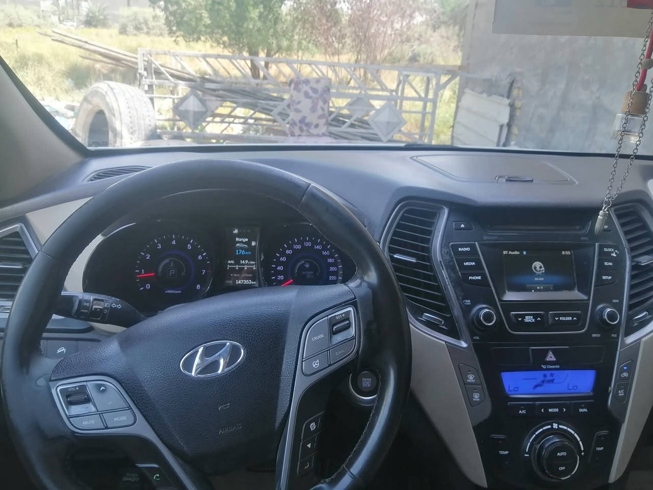 السلام عليكم للبيع سنتافيه خليجي مديل 2016 مكينه 3300 السياره 7راكب
 السعر 165 وبيه مجال ...(***********)
